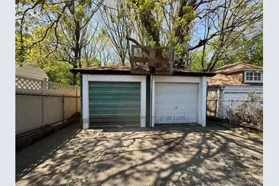 82-72 88th Place, Glendale, NY 11385 - Photo 24