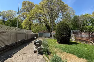 82-72 88th Pl, Glendale, NY 11385 - Photo 4