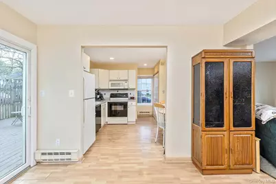 14 Petersburg Ct., Coram, NY 11727 - Photo 10