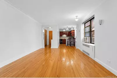 290 Sixth Avenue #4E, New York (Manhattan), NY 10014 - Photo 4