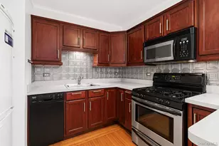 290 Sixth Ave, New York (Manhattan), NY 10014 - Photo 12