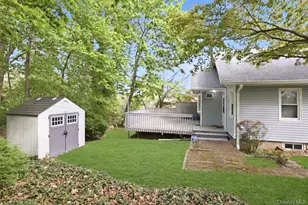16 Glen Ln, Glenwood Landing, NY 11547 - Photo 18