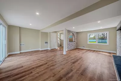 25 Greentree Drive, Oakdale, NY 11769 - Photo 28