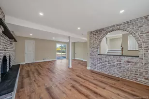25 Greentree Dr, Oakdale, NY 11769 - Photo 30