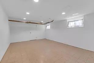 40 Rockville Ave, Rockville Centre, NY 11570 - Photo 18