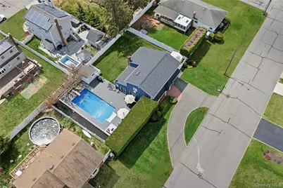 750 Outlook Avenue, West Babylon, NY 11704 - Photo 26