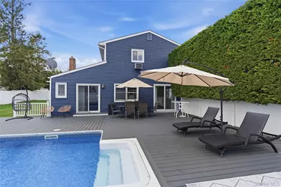 750 Outlook Avenue, West Babylon, NY 11704 - Photo 22