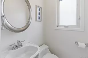 750 Outlook Ave, West Babylon, NY 11704 - Photo 12
