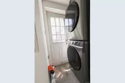 90-22 82nd Road, Glendale, NY 11385 - Photo 22