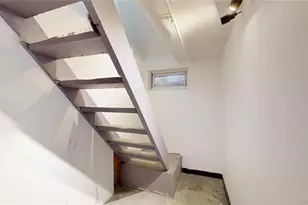 90-22 82nd Rd, Glendale, NY 11385 - Photo 16