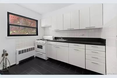 7632 Springfield Boulevard #143A, Oakland Gardens, NY 11364 - Photo 14