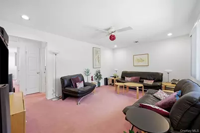 610 Beaver Lane, Ronkonkoma, NY 11779 - Photo 8