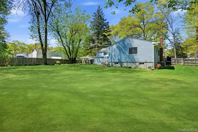 610 Beaver Lane, Ronkonkoma, NY 11779 - Photo 24