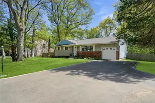 610 Beaver Ln, Ronkonkoma, NY 11779 - Photo 2