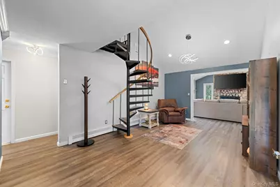 24 Gabon Lane, Coram, NY 11727 - Photo 22
