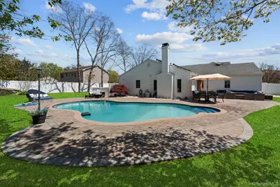 24 Gabon Lane, Coram, NY 11727 - Photo 2