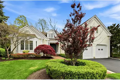 41 Evergreen Circle, Manhasset, NY 11030 - Photo 6