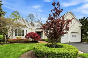 41 Evergreen Cir, Manhasset, NY 11030 - Photo 6