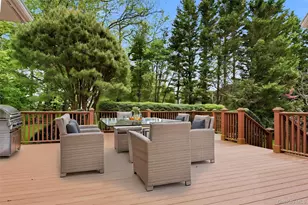 41 Evergreen Cir, Manhasset, NY 11030 - Photo 30