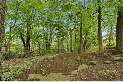 41 Evergreen Circle, Manhasset, NY 11030 - Photo 34