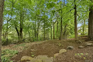 41 Evergreen Cir, Manhasset, NY 11030 - Photo 34