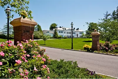 41 Evergreen Circle, Manhasset, NY 11030 - Photo 38