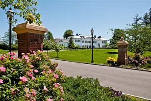 41 Evergreen Cir, Manhasset, NY 11030 - Photo 38