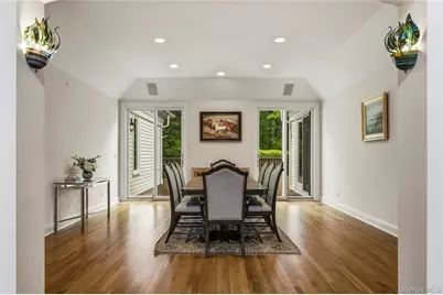 41 Evergreen Circle, Manhasset, NY 11030 - Photo 10