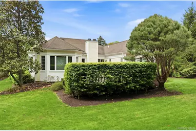 41 Evergreen Circle, Manhasset, NY 11030 - Photo 32