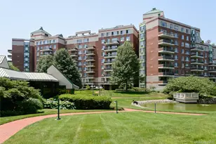 111 Cherry Valley Ave, Garden City, NY 11530 - Photo 32