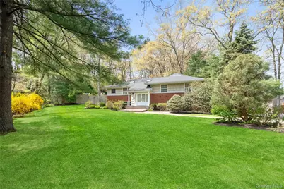 6 Beaumont Drive, Melville, NY 11747 - Photo 2