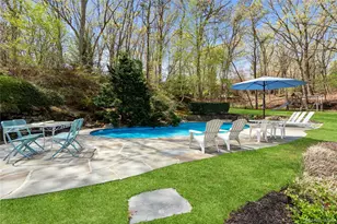 6 Beaumont Dr, Melville, NY 11747 - Photo 26