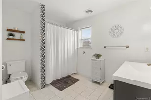 15 Adams St E, East Islip, NY 11730 - Photo 14