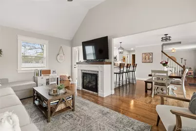 15 Adams Street E, East Islip, NY 11730 - Photo 8