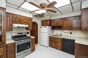 77-46 79th Pl, Glendale, NY 11385 - Photo 16