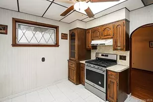 77-46 79th Pl, Glendale, NY 11385 - Photo 14