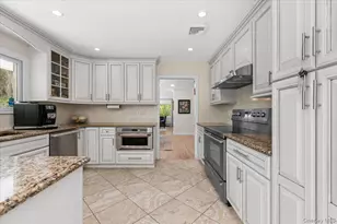 5 Fox Ln, Locust Valley, NY 11560 - Photo 12