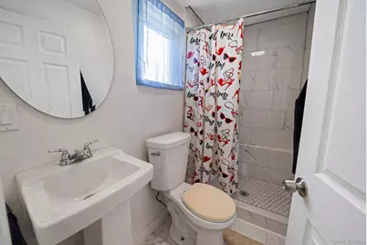 34 E Beech Street, Central Islip, NY 11722 - Photo 24