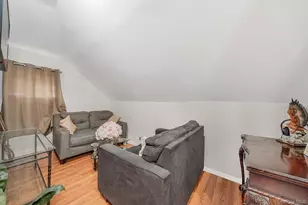 34 E Beech St, Central Islip, NY 11722 - Photo 18