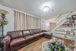 34 E Beech St, Central Islip, NY 11722 - Photo 6