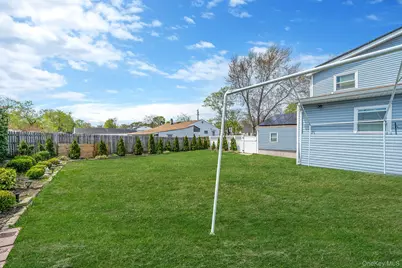 34 E Beech Street, Central Islip, NY 11722 - Photo 34