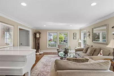 11 Cobblestone Court, Centerport, NY 11721 - Photo 8