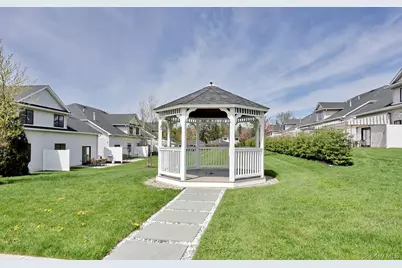 60 Silverwood Circle, Suffern, NY 10901 - Photo 32