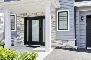 60 Silverwood Cir, Suffern, NY 10901 - Photo 2