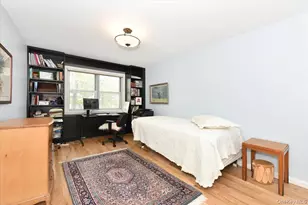 180 S Middle Neck Rd, Great Neck, NY 11021 - Photo 14
