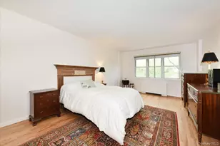 180 S Middle Neck Rd, Great Neck, NY 11021 - Photo 12