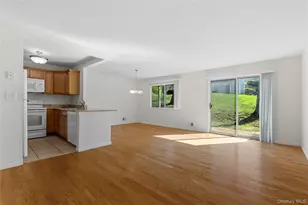 157 Carriage Ct, Yorktown Heights, NY 10598 - Photo 4