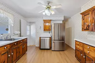 39 Shebar Dr, Islip, NY 11751 - Photo 10