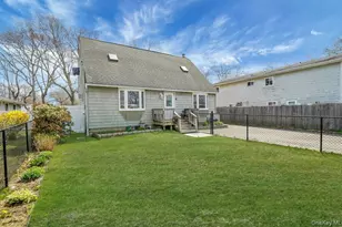 15 Maplewood Dr, Shirley, NY 11967 - Photo 2