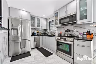 36 Ronald Dr E, Amityville, NY 11701 - Photo 14